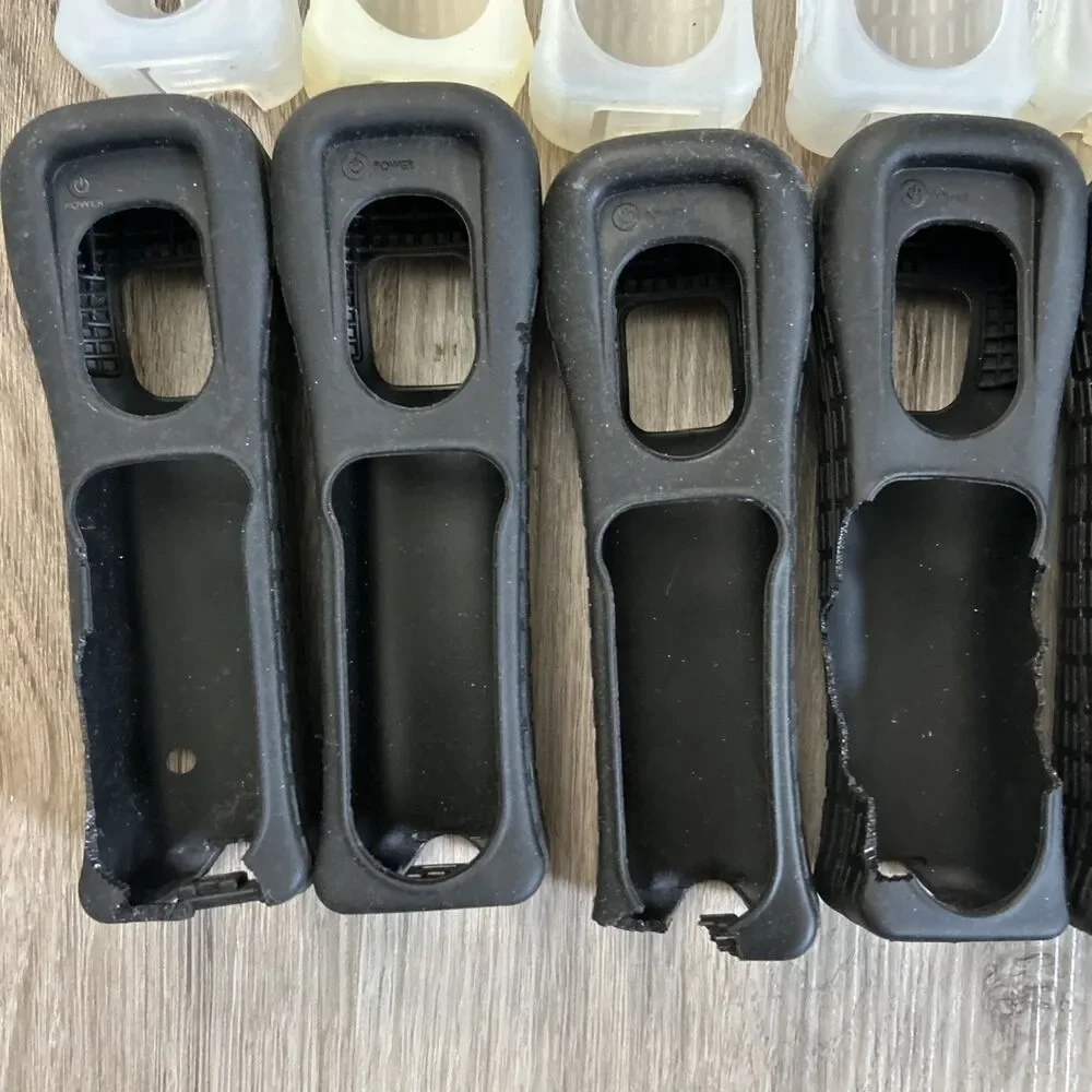 Nintendo Wii Remote Silicone Sleeves Lot of 22 Rubber Gel Cover Black White READ